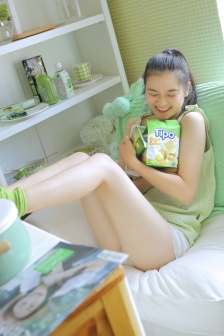 女士开襟乳液狂飙